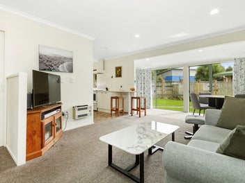 Single Level - Easy Living!