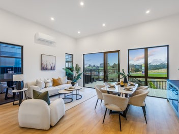 Light-Filled Living, Elevated Outlook