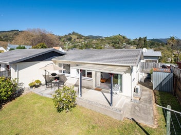 City Convenience - Private & Sunny!