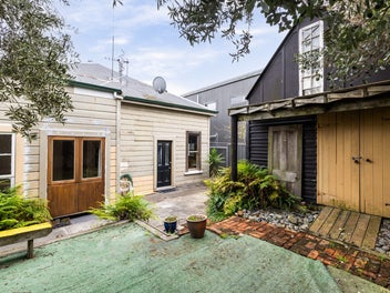 Original Napier Villa - Finish The Dream