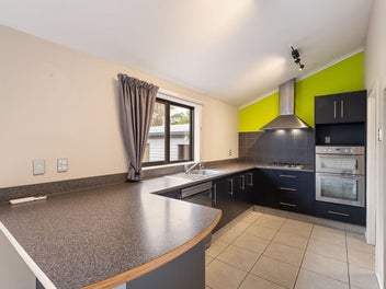 Space, privacy and seriously good garaging