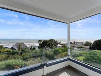 A charming seaside cottage in Paekakariki