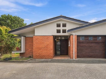 Sunny First Home With Privacy & a Genuine Seller