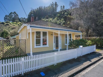 Charming North East Valley Home with 3 Bedrooms