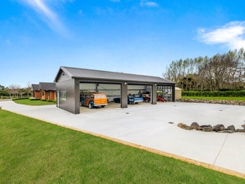 Ultimate Road's End Haven & Epic Man Shed!
