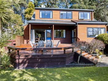 Private setting in the Rangitoto Zone