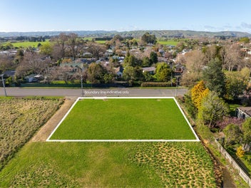 Great Location with No Covenants