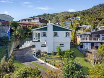 See Picton Life from a Better Angle