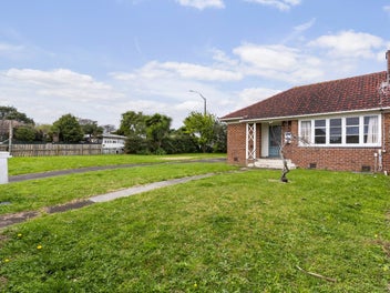 Corner site, great location