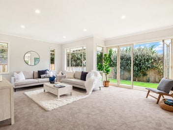 ** Last Weekend to View prior to Auction **