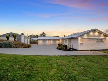 Shed, 2-Masters, Lifestyle Starter & Selling Fast
