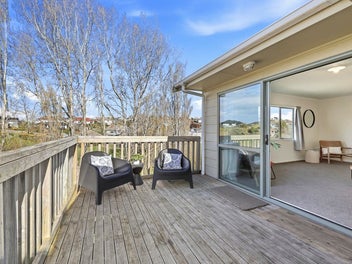 NEAR NEW, WITHOUT THE NEW HOME PRICE