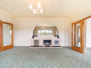 Location AND An 831m2 Section!