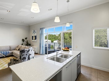 Luxury Living, Smart Pricing