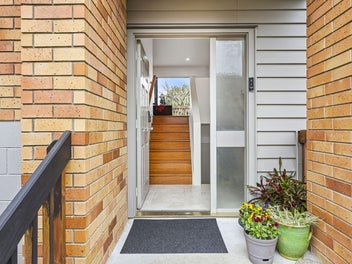 Under Offer - Luxury in Manurewa!