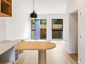 Simply Modern, Simply Stylish - Brand-New Living!