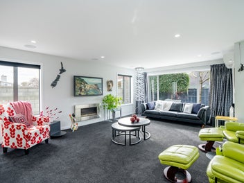 Chic in Gladstone