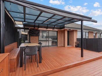 Must Be Sold! Solid Brick & Tile