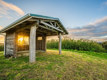 Coastal Off-Grid Haven | Bush, Water & Ocean Views