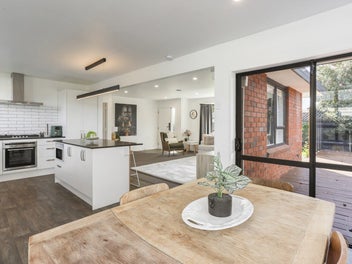 Sun-drenched, low-maintenance living