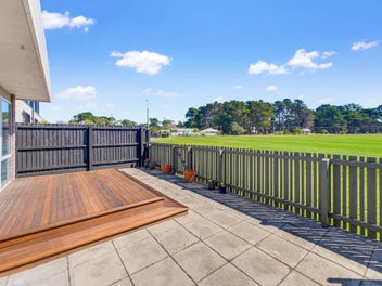 Location, Lifestyle & a Little Coastal Magic!