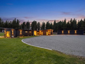Views, Epic Home & Shed!