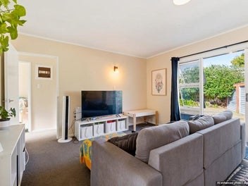 URGENT SALE - ALL BUYERS WELCOME!