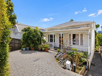 Vendors want it sold. Freemans Bay original.