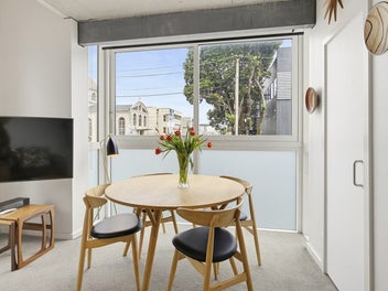 OUTSTANDING APARTMENT IN BOUTIQUE COMPLEX