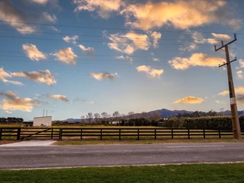 Build-ready scenic section in Desirable Area