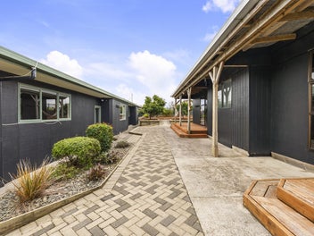 Huge Home, Huge Shed, Huge Options