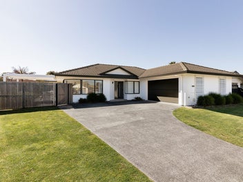 Coastal Living, Beautifully Refined