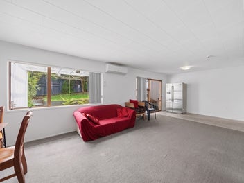 MOTIVATED VENDORS - GREAT PAPATOETOE OPPORTUNITY