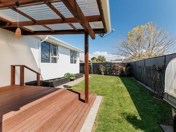 Location, Entertaining & Easy Living
