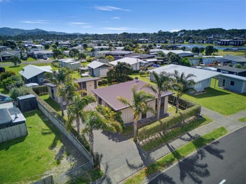 Immaculate Matarangi Escape with a 54m² Garage!