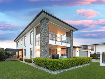 Prime Lakeside-Position | Multiple-Living Options