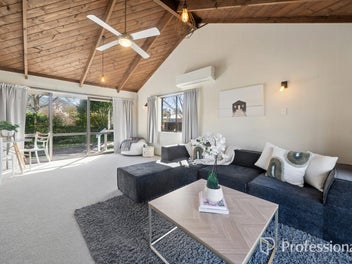 Room to entertain, close to town