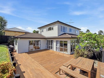 Peaceful & Sophisticated Family Living