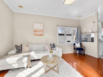 Glenholme Gold Three Beds and So Much More