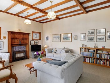 VENDOR MOVING - YOUR BOULCOTT OPPORTUNITY!