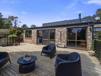 LIFESTYLE MEETS CITY CONVENIENCE