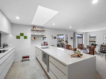 EXECUTIVE MERRILANDS TOWNHOUSE