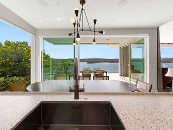 Luxurious coastal living