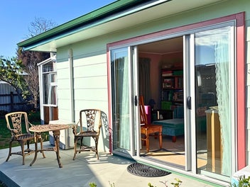 SUNNY, AFFORDABLE TOWNHOUSE