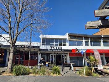 Image 1 of 5