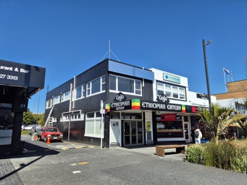 Image 1 of 6