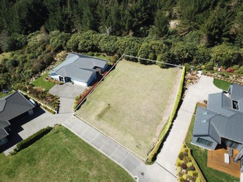 Elevated Kinloch Section with Water Views
