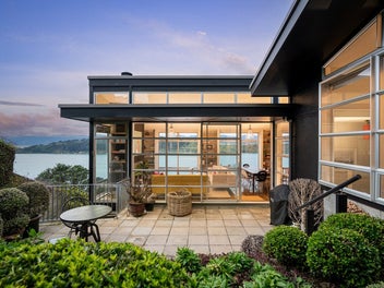 Auckland Bound Vendors - Unique Opportunity!
