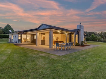 Luxury Living, Convenient Lifestyle Setting
