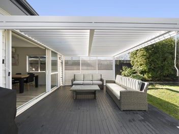 Our Bags Are Packed! 234m² Family Dream Ready Now